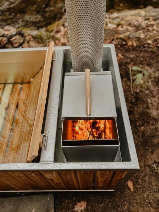 Hot Tub (Jacuzzi) - Photo 2