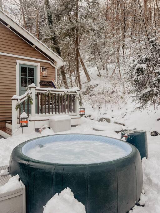 Hot Tub (Jacuzzi) - Photo 2
