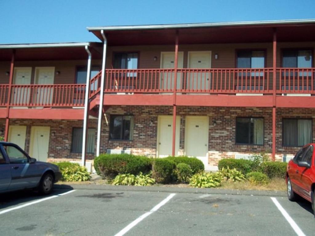 Naugatuck Motor Lodge - Image 5