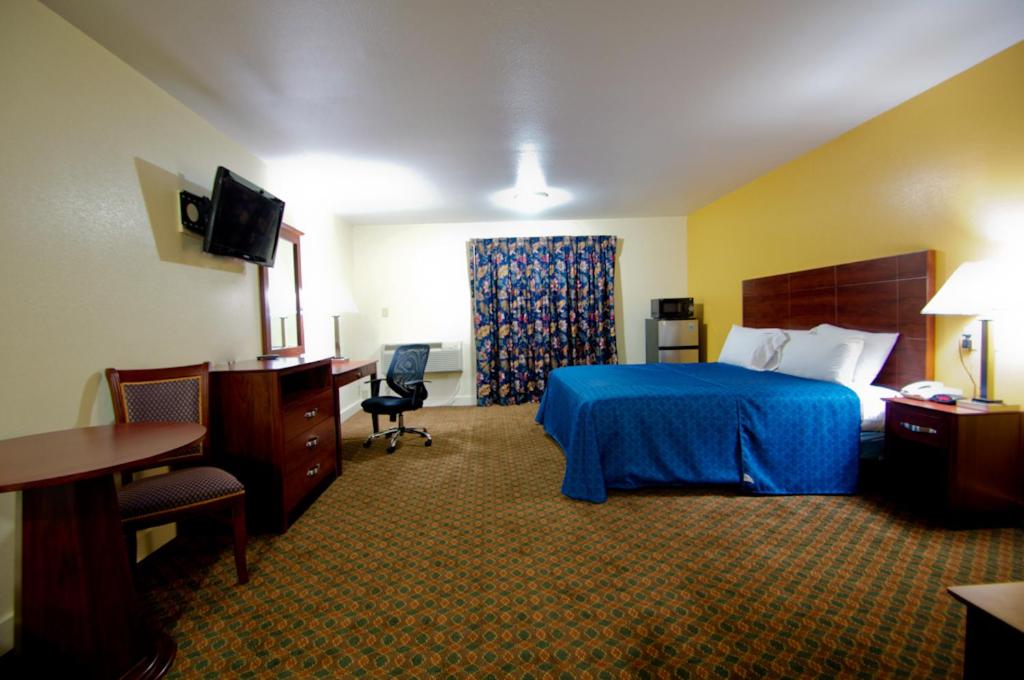 Passport Inn and Suites - Middletown - Image 8