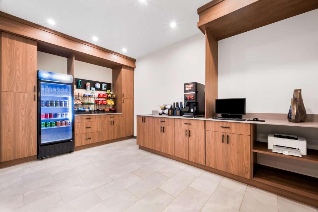 Best Western Niantic - New London, Mystic Area - Image 4