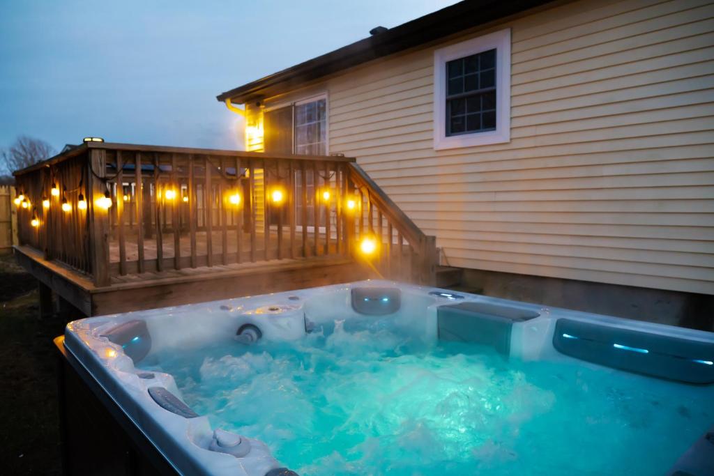Hot Tub (Jacuzzi) - Photo 5