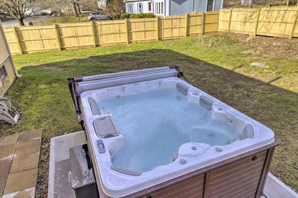 Hot Tub (Jacuzzi) - Photo 4