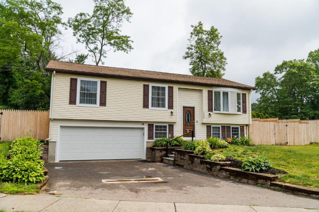 NEW! Updated Mystic Home w/ Sauna, Hot Tub & Deck - Image 6