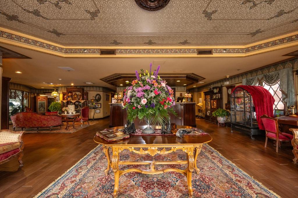 Boardwalk Plaza Hotel - Image 7