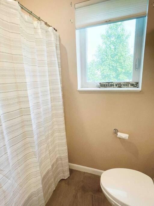 Rehoboth getaway/HotTub/EV/2bd/3.7mi beach/outlets - Image 8