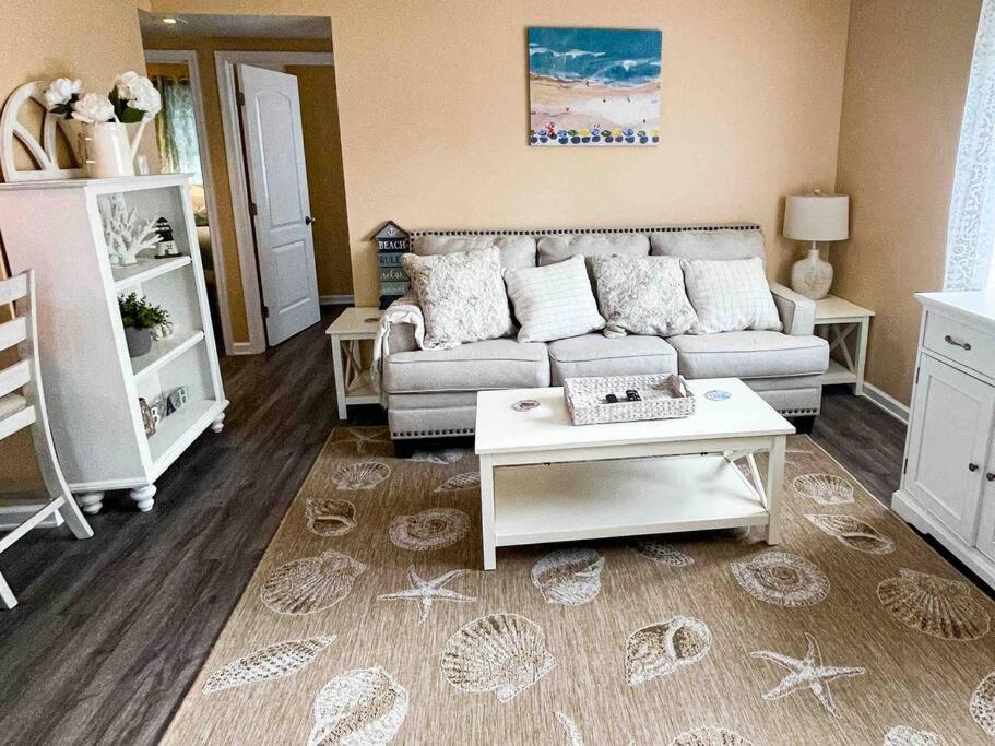 Rehoboth getaway/HotTub/EV/2bd/3.7mi beach/outlets