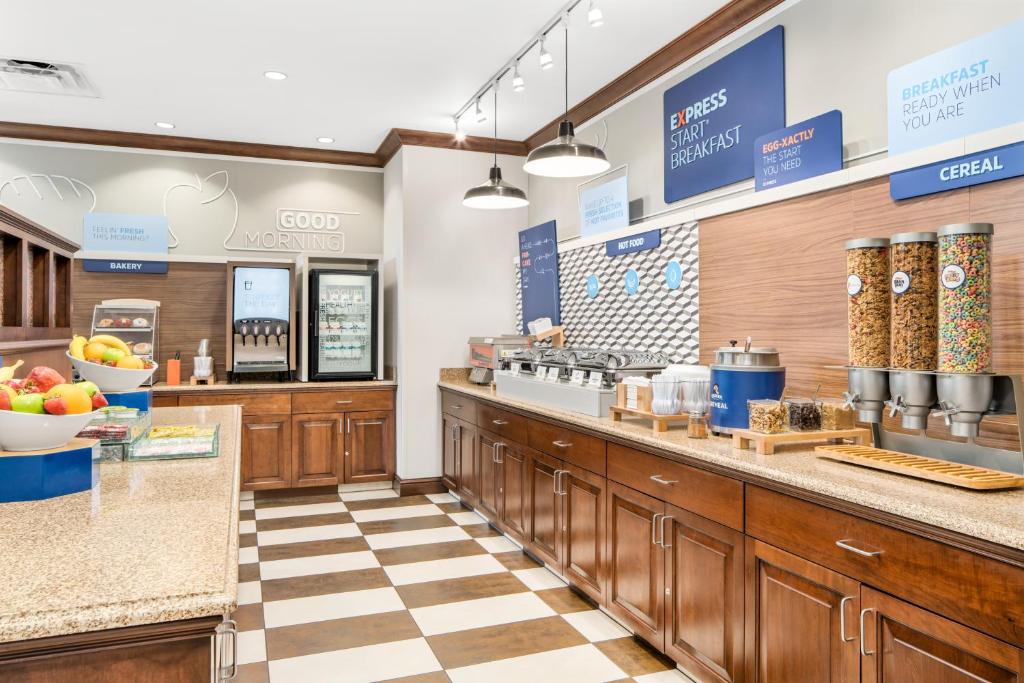 Holiday Inn Express & Suites Wilmington-Newark by IHG - Image 8