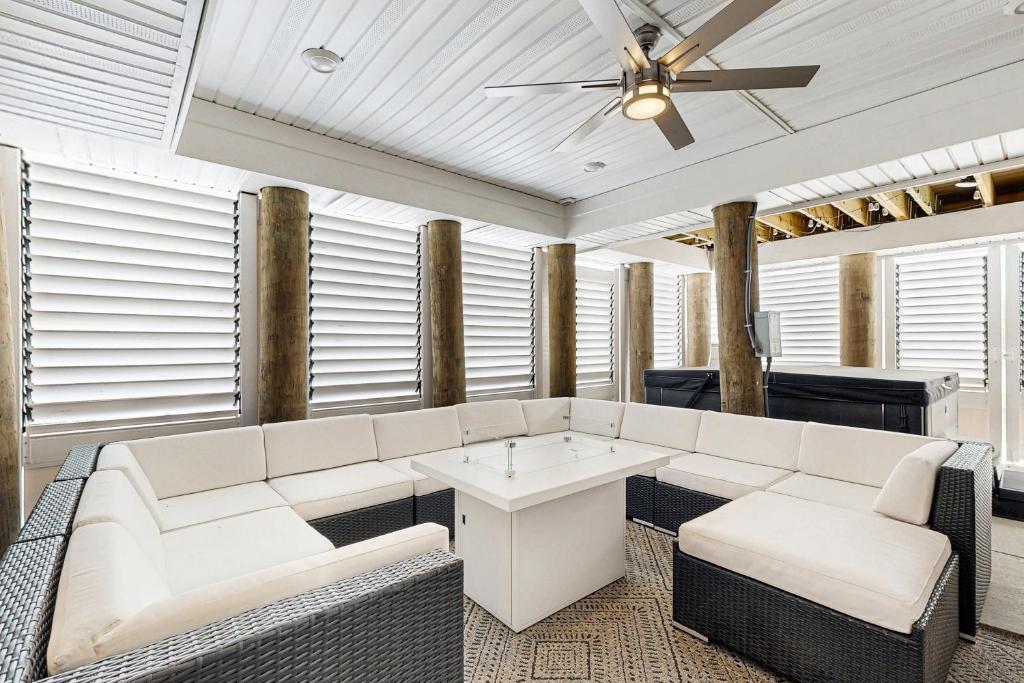 Oyster House Village --- 21503 Helm St