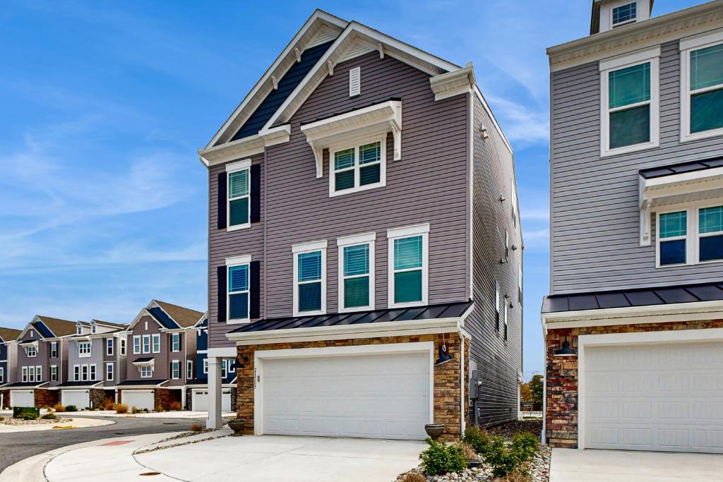 Oyster House Village --- 21503 Helm St