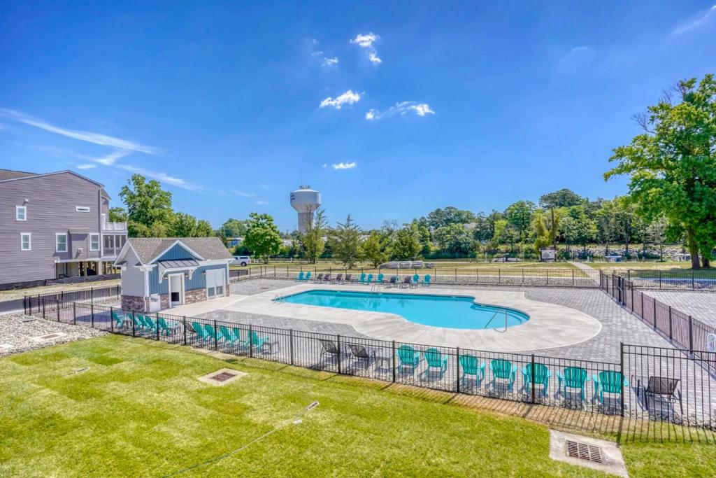 Oyster House Village --- 21503 Helm St - Image 4