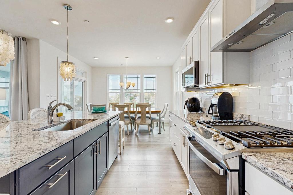 Oyster House Village --- 21503 Helm St - Image 5