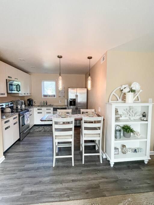 Family Paradise! HotTub/EV/4bd3ba/3.7mi to beach - Image 4