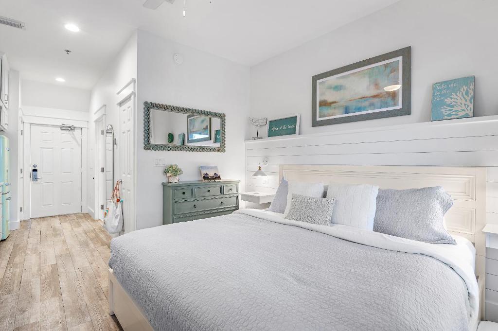 30A Rosemary-Alys Beach-5min Walk to Beach- Sleeps 3 - Image 8