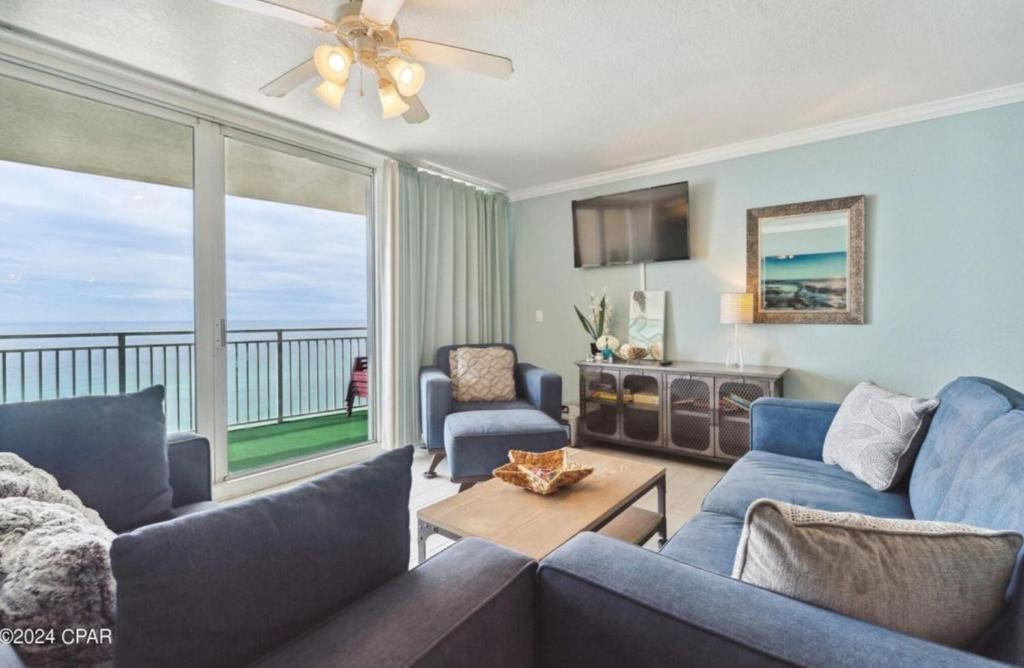 Fabulous Views at Emerald Beach - Image 5