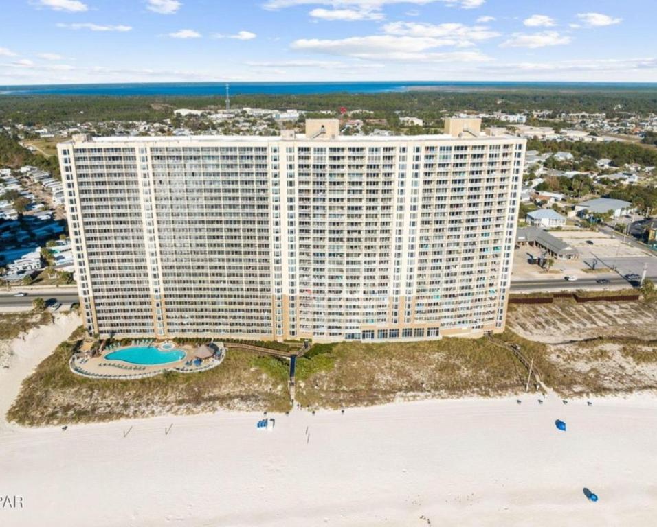 Fabulous Views at Emerald Beach - Image 6