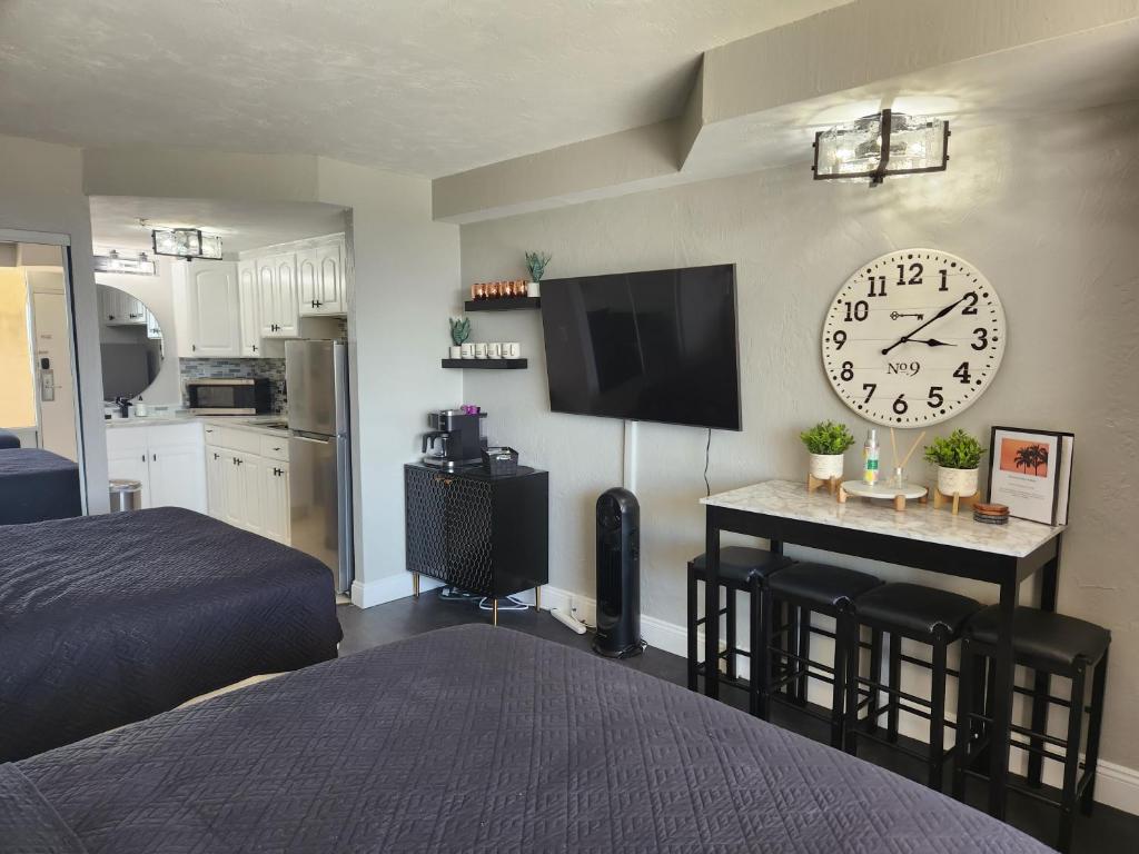 Modern Beach Condo-Daytona Beach - Image 5