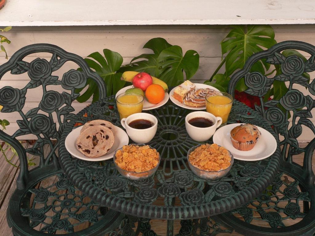 Wicker Guesthouse - Image 5