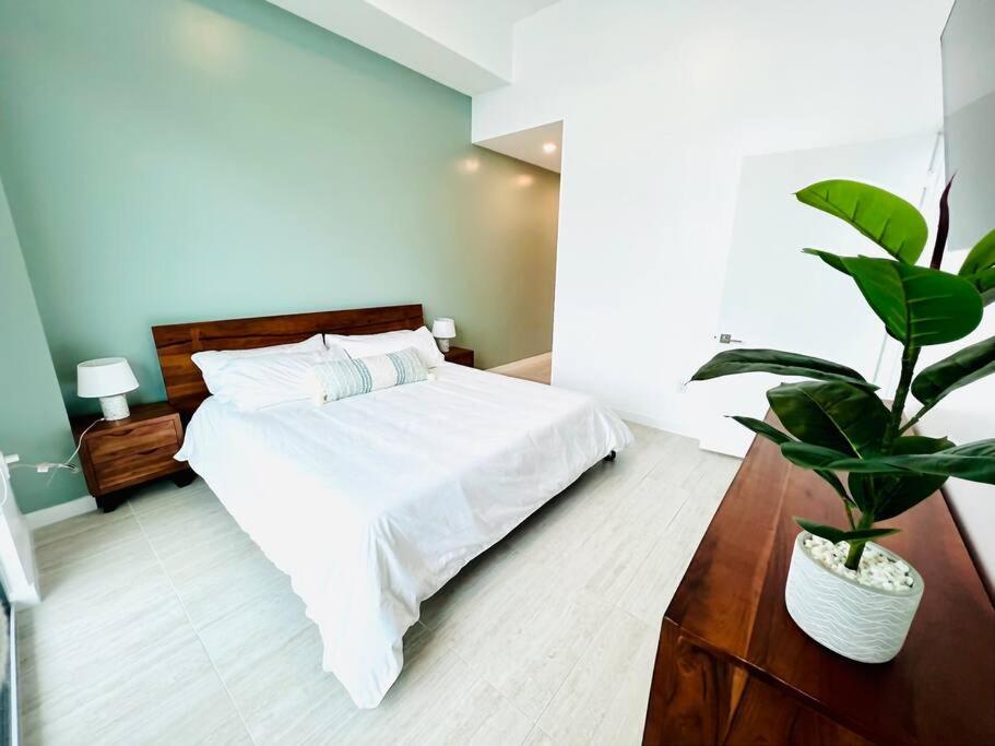 Sleek 2BD 2BA Condo In Miami Design District - Image 6