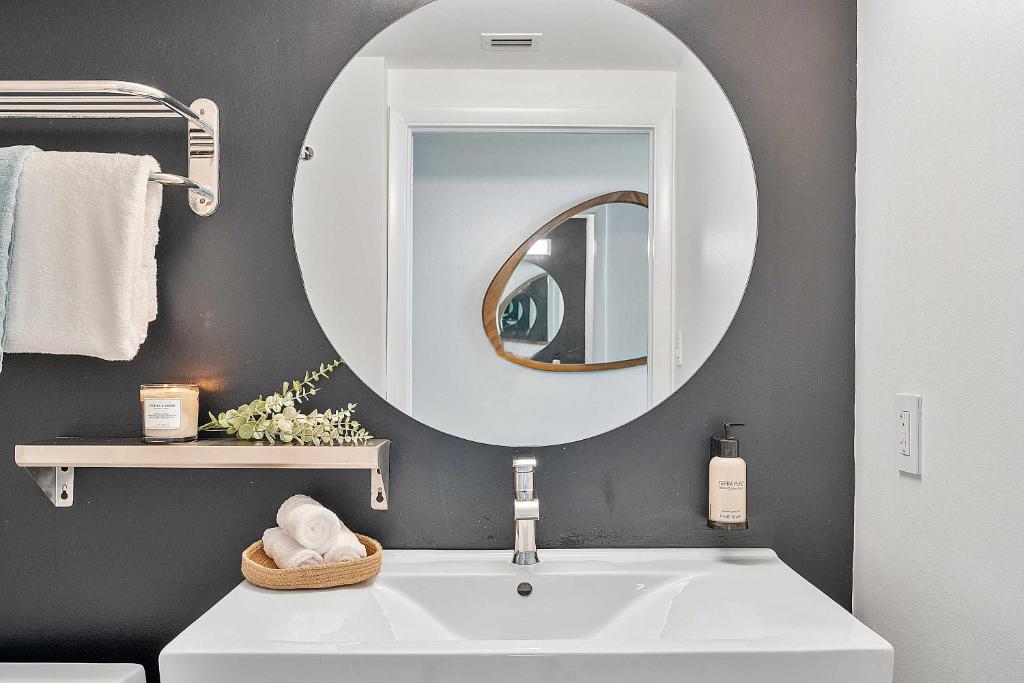 MVR Suite Book Before These Sunset Views Are Gone - Image 5