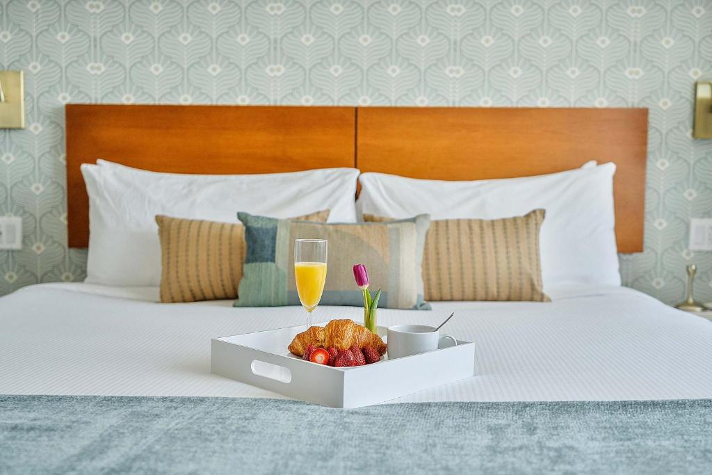 MVR Suite Book Before These Sunset Views Are Gone - Image 4