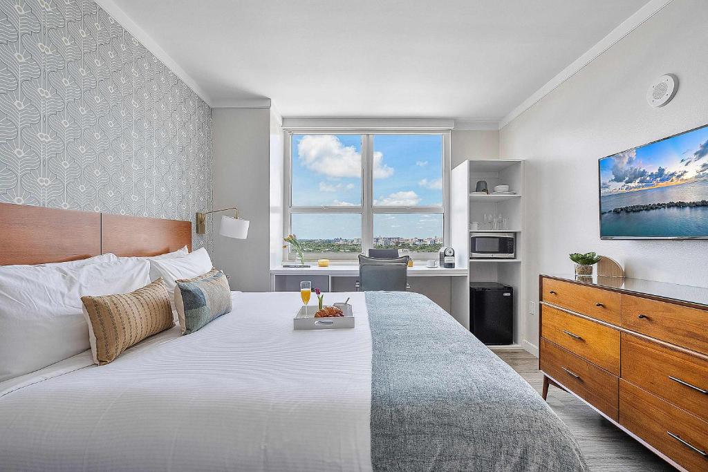 MVR Suite Book Before These Sunset Views Are Gone - Image 7