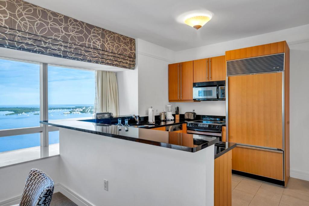 Four Seasons Miami Two Bedroom - 2Bath Ocean view Suite - Amazing views - Image 5