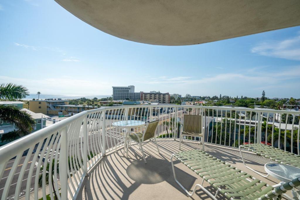 Sunset Sands from Oasis Getaways