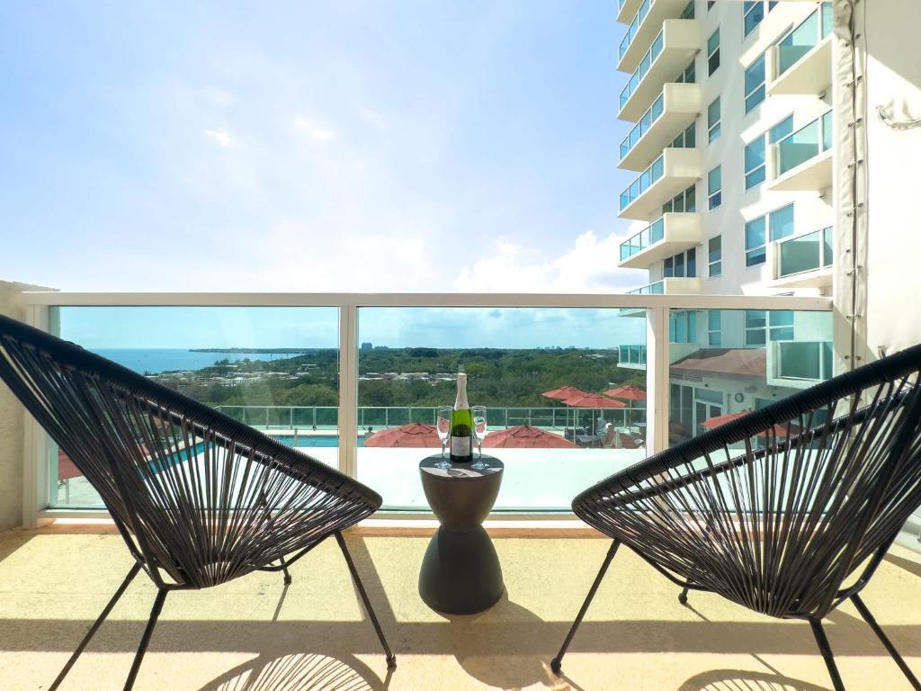 MVR King Suite Room Bay View - Image 4