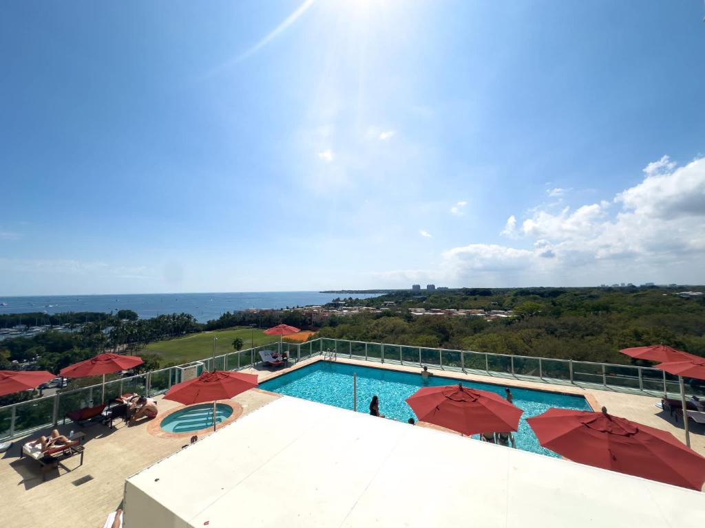 Hot Tub (Jacuzzi) - Photo 2