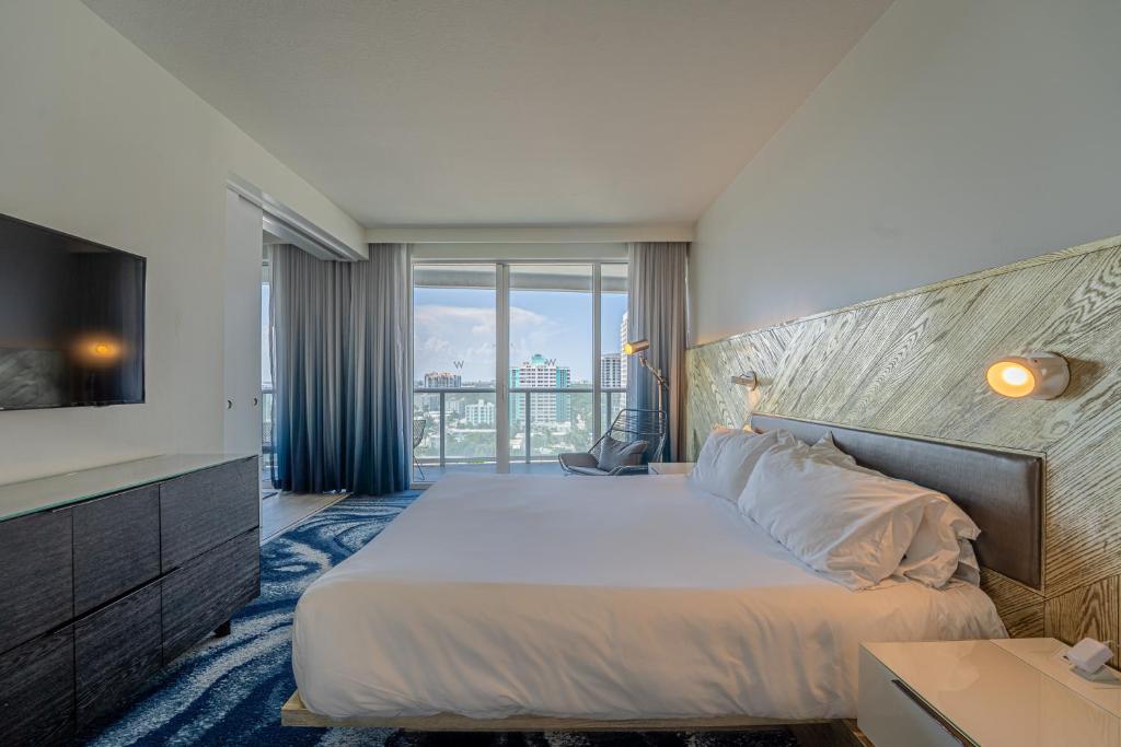 Beachfront-Spacious W Residence - Image 7