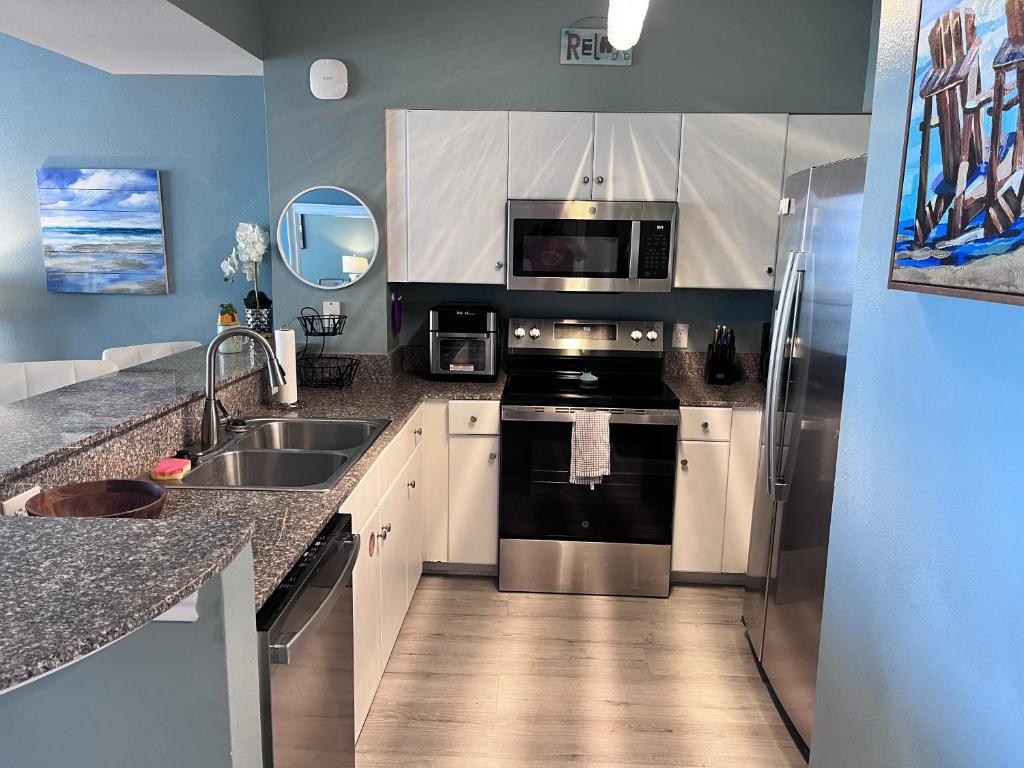 Beach, Sand, Sun & Pool 2BR 2BA Condo - Image 4