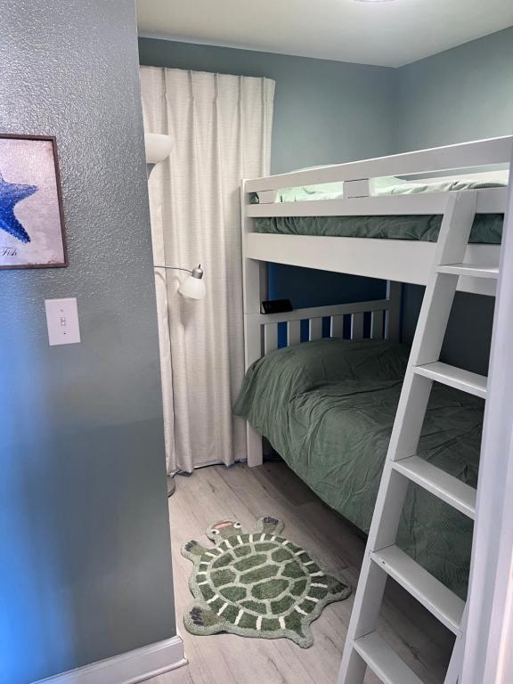 Beach, Sand, Sun & Pool 2BR 2BA Condo - Image 7