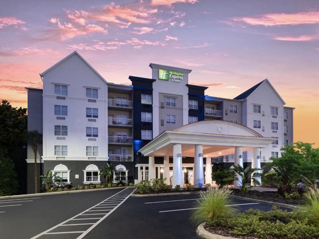 Holiday Inn Express & Suites Lakeland North I-4 by IHG