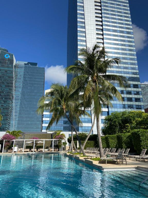 Four Seasons Hotel Miami - Luxury Private Residences