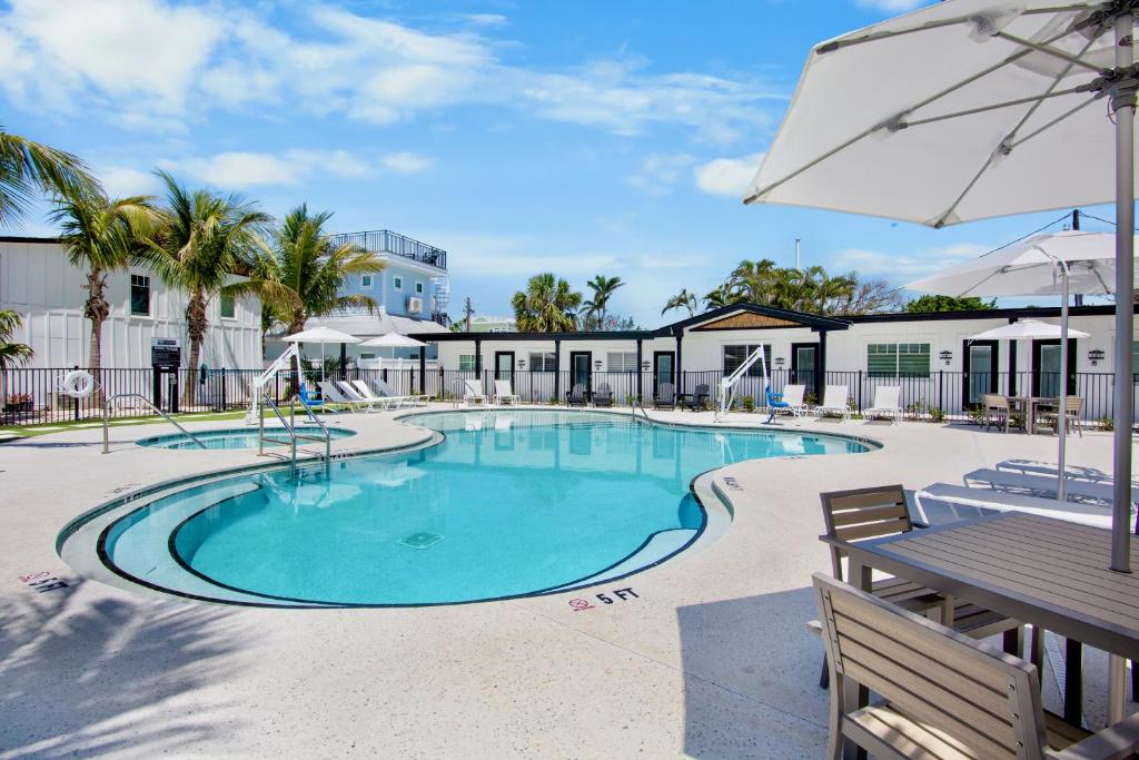 Hot Tub (Jacuzzi) - Photo 4