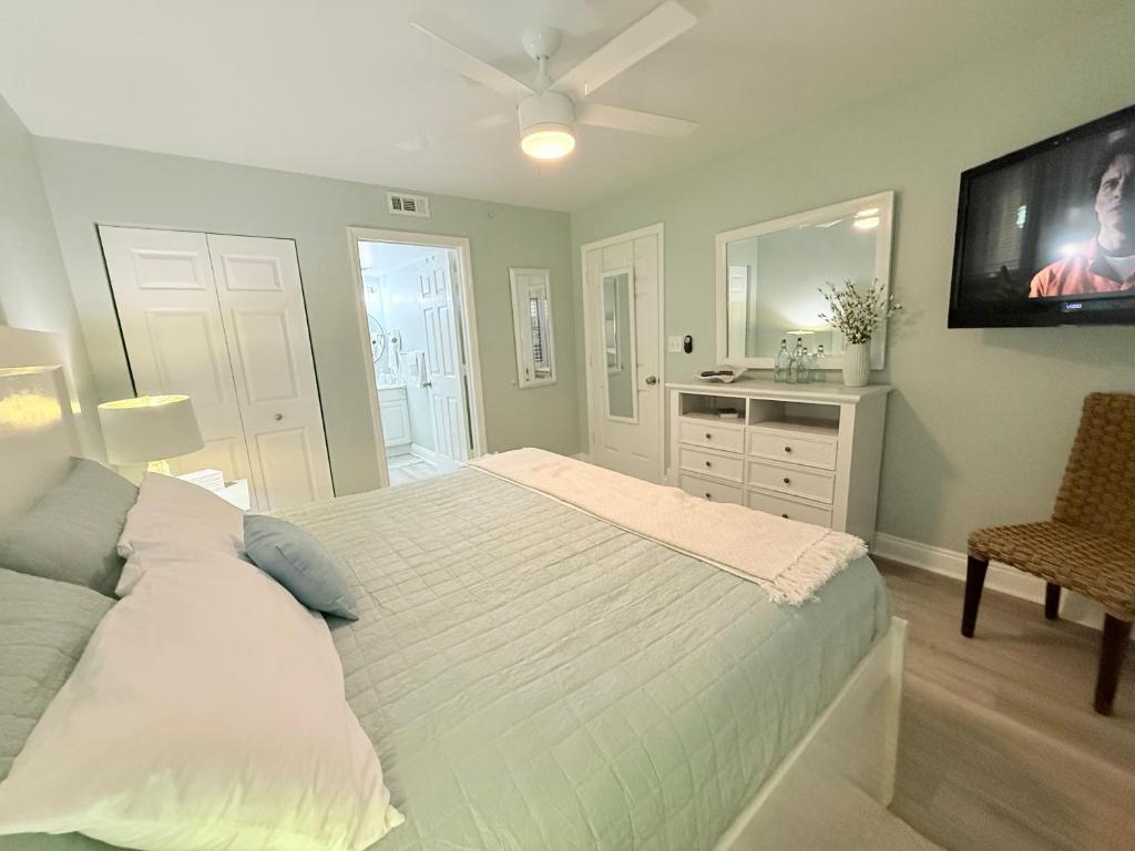 Pelican Beach Resort unit #903 - Image 6