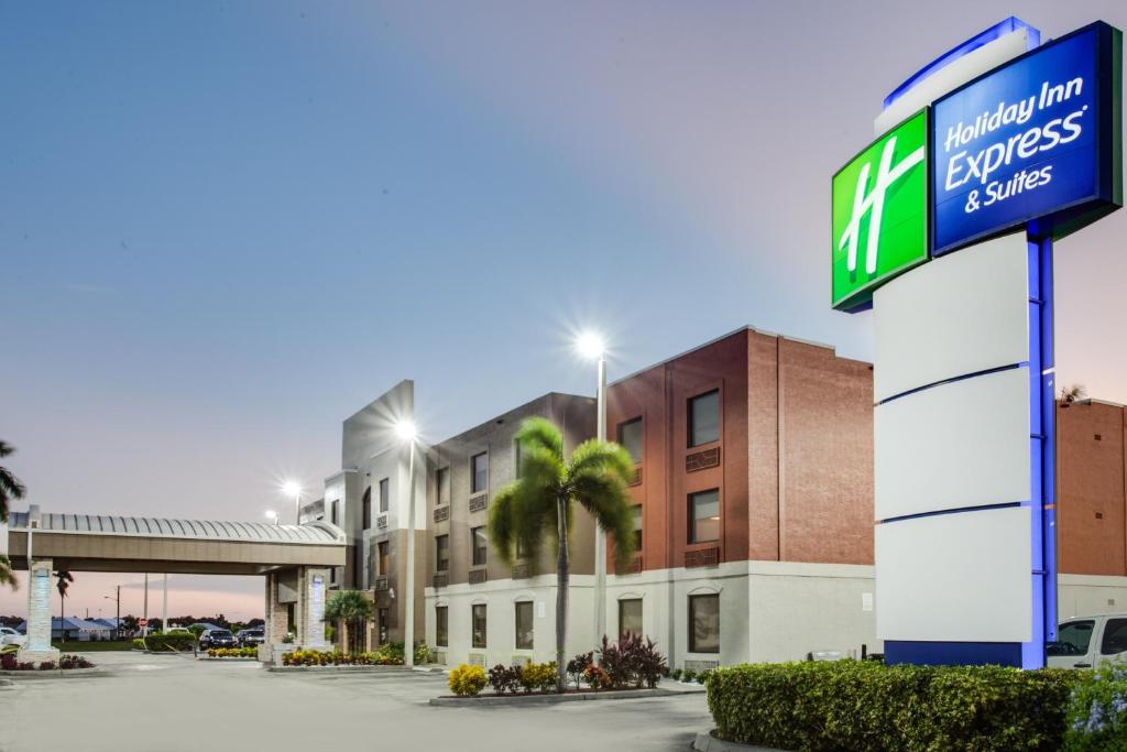 Holiday Inn Express Hotel & Suites Clewiston by IHG