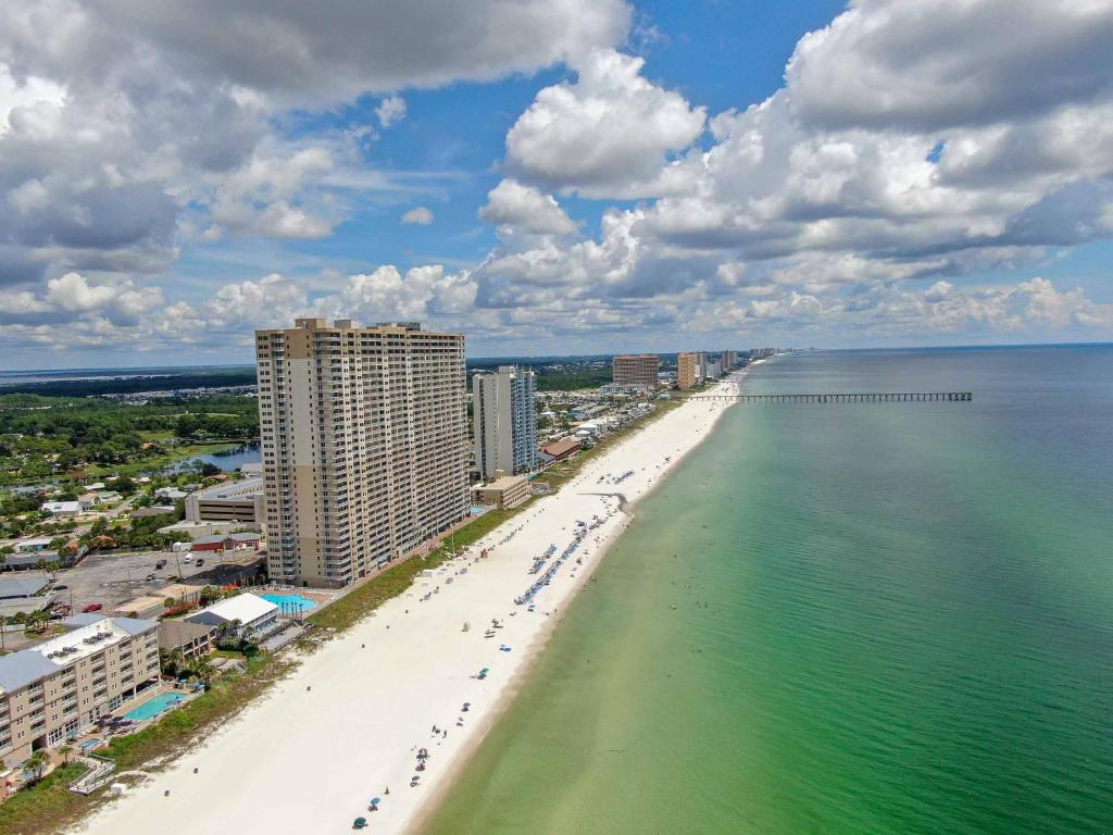 Beachfront Spacious Renovated Condo - Pools, Hot Hub, Spa - Walk to Pier Park in PCB - Image 5