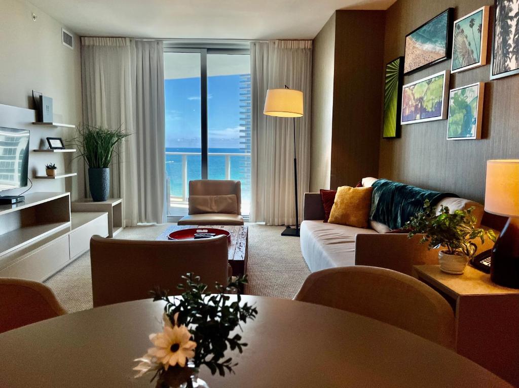 Modern Beachfront Condo with Stunning Ocean View - Image 5