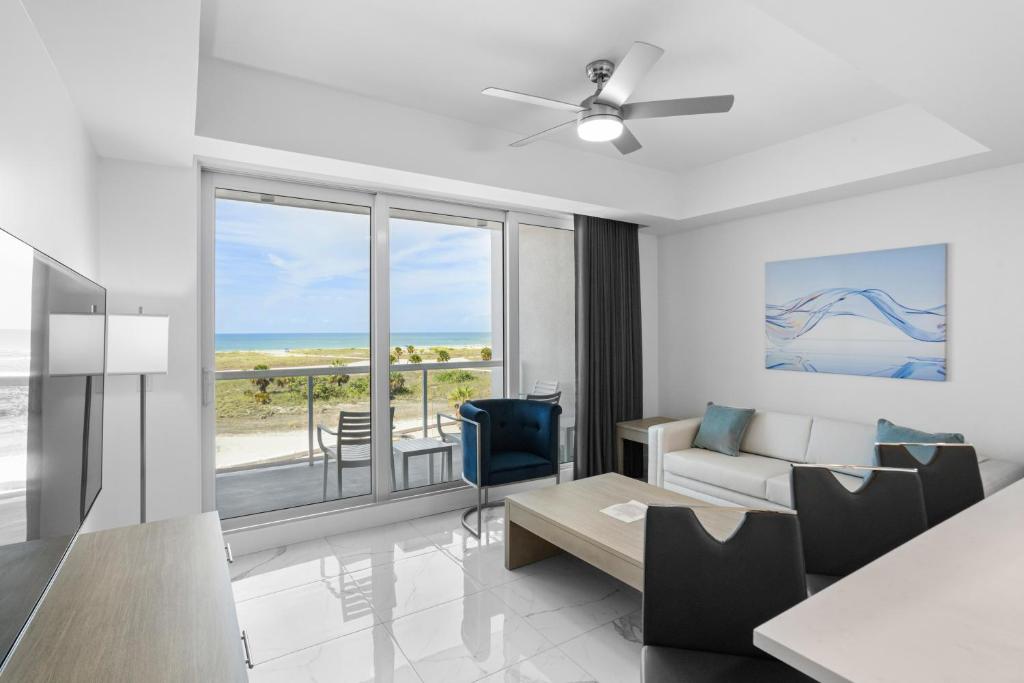 Ocean Club Treasure Island Hotel - Image 5