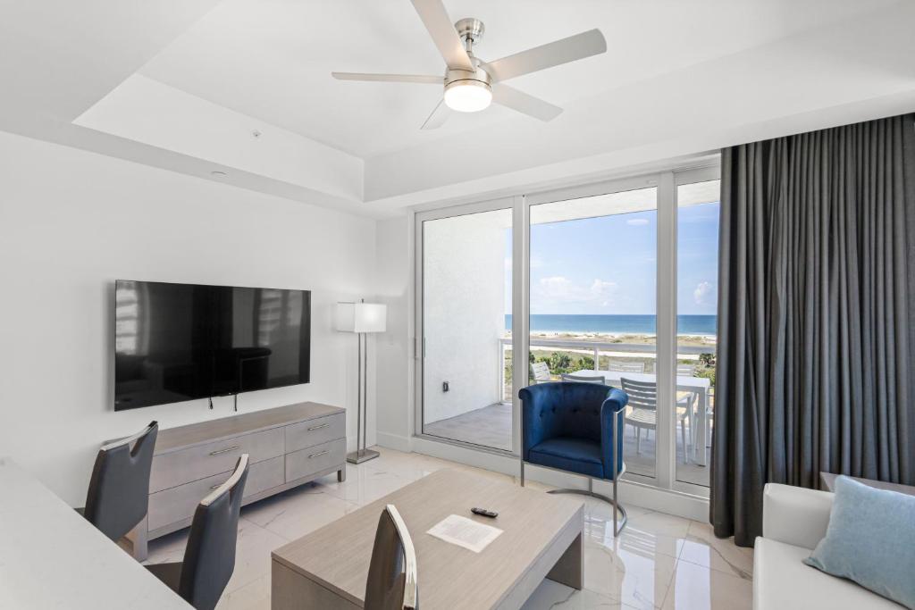 Ocean Club Treasure Island Hotel - Image 7