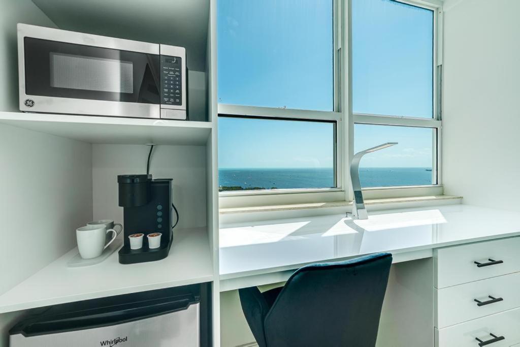 Coconut Grove Bayview unit Parking Included - Image 4