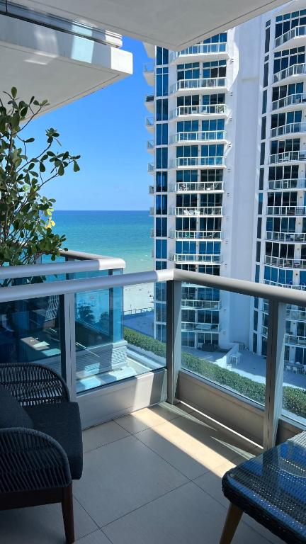 Monte Carlo Suites in Miami Beach - Image 8