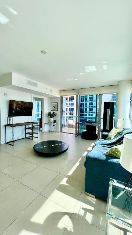 Monte Carlo Suites in Miami Beach - Image 6