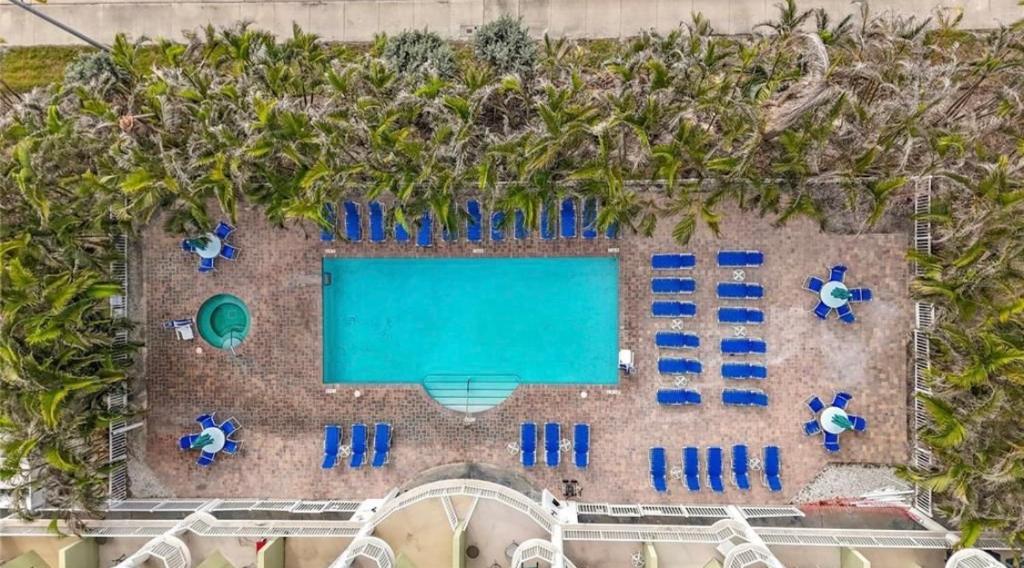 Hot Tub (Jacuzzi) - Photo 2