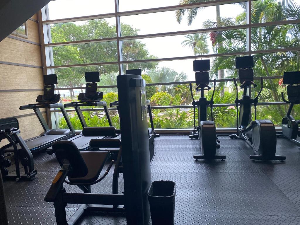 Perfect getaway with pool, hot tub and world class views - Image 8