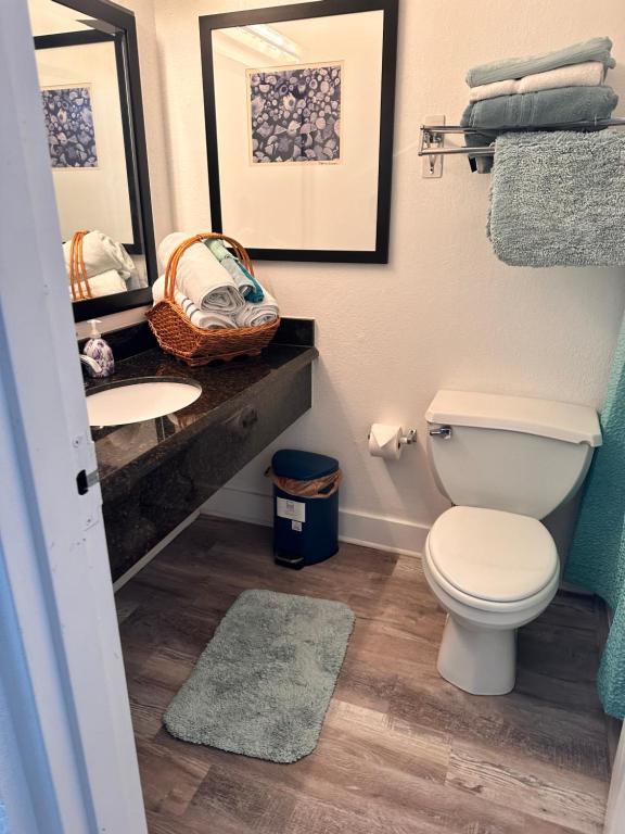 Perfect getaway with pool, hot tub and world class views - Image 7