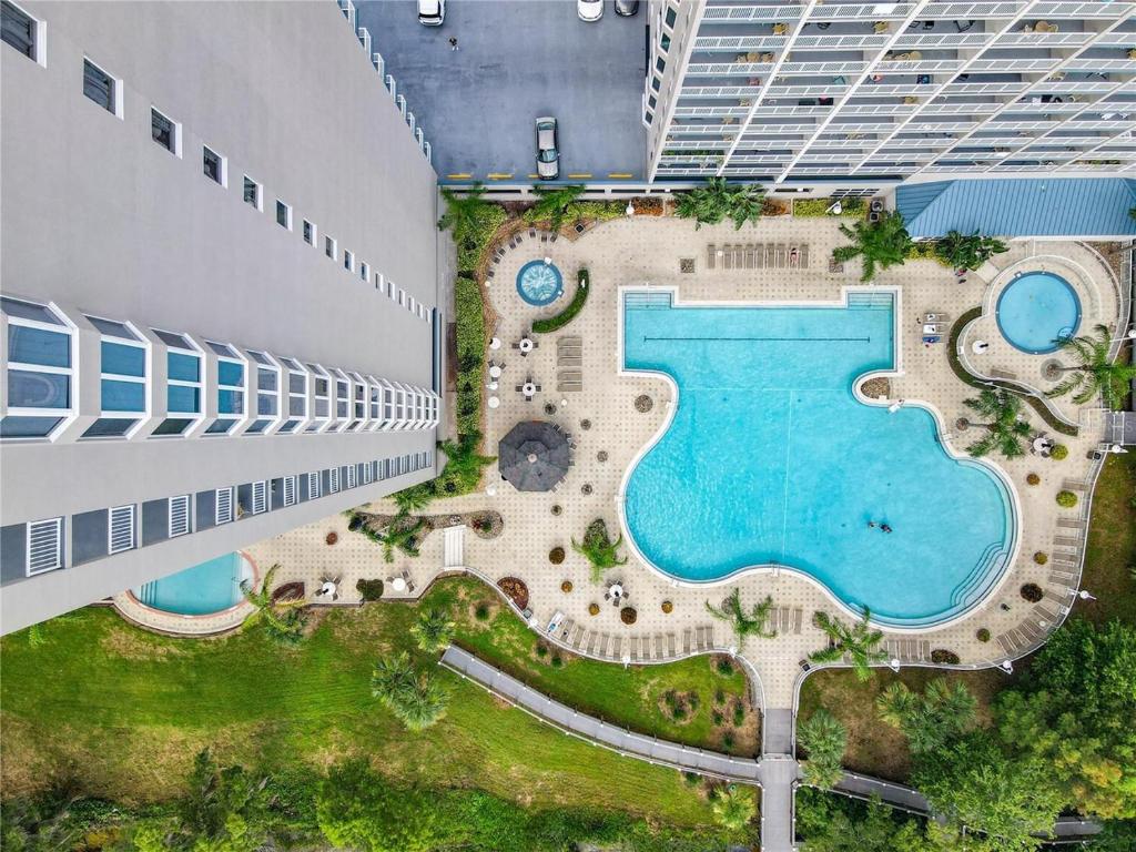 Hot Tub (Jacuzzi) - Photo 5