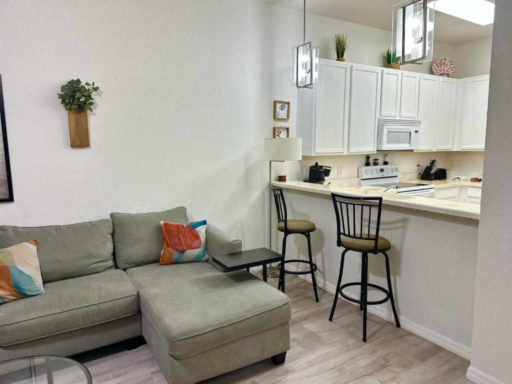 Cozy 3 bedroom Condo near Disney World! - Image 5